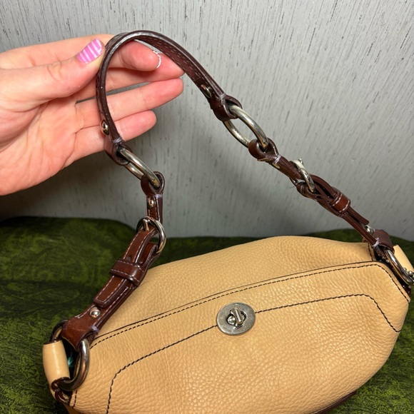 coach Chelsea turnlock tan leather handbag - Picture 7 of 17